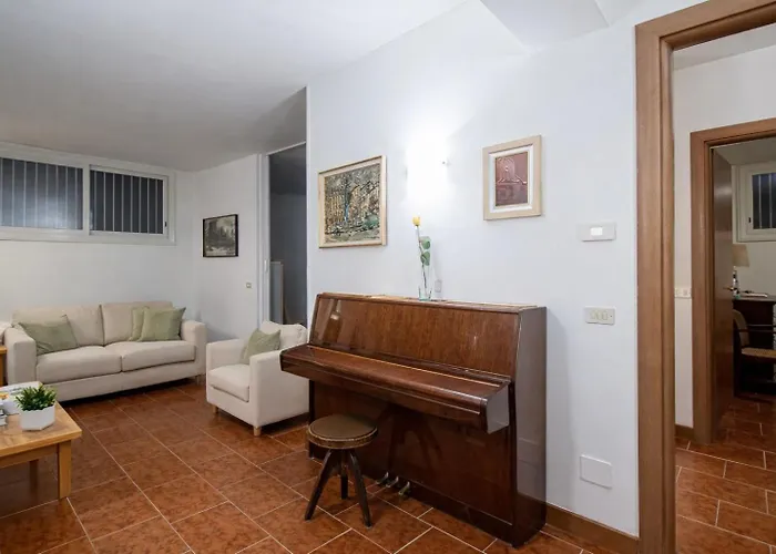 Parcheggio Riservato, Giardino Privato E Campo Da Tennis - Rosalba Lejlighed *
