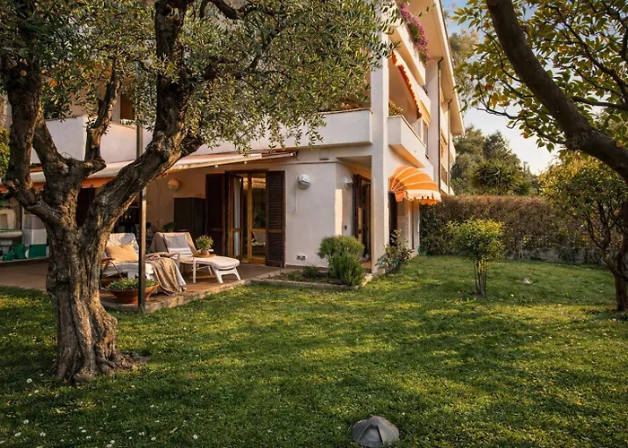 Lejlighed Parcheggio Riservato, Giardino Privato E Campo Da Tennis - Rosalba